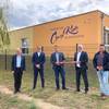 Auf dem Foto sind von links zu sehen: Herr Weyhe (Landkreis Saalekreis), Herr Kölling (Deutsche Glasfaser), Herr Eigendorf (Bürgermeister Teutschenthal), Herr Dankert (Deutsche Glasfaser), Herr Stöhr (Wirtschaftsförderung Teutschenthal)