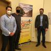 Mike Leske, Alexander Lipinski und Tilo Eigendorf (von links nach rechts) bei der Einweihung des neuen Veranstaltungsbanners im Foyer der Gemeindeverwaltung Teutschenthal.