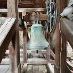 Abb. 5: Die gotische Bronzeglocke im Turm der Johanniskirche wurde im Jahr 1400 gegossen. Foto: Mike Leske