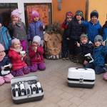 Die Kinder der Kita Sonnenblume freuen sich über die Twercs-Koffer. ©Gemeinde Teutschenthal