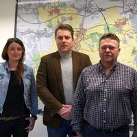 von links: Loreen Köppe (1. Stellvertreterin), Bürgermeister Tilo Eigendorf, Michael Stöhr (2. Stellvertreter) ©Gemeinde Teutschenthal