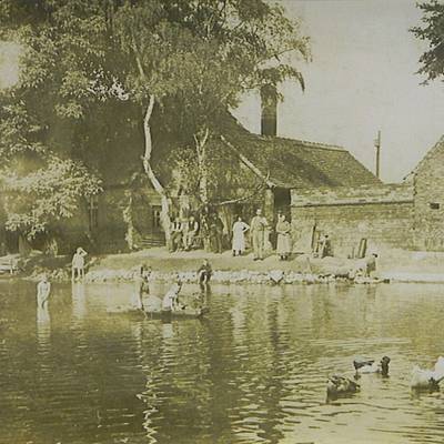 Abb. 1: Der Eisdorfer Mühlteich um 1900. Foto aus Privatbesitz Abb. 1 Der Eisdorfer Mühlteich um 1900