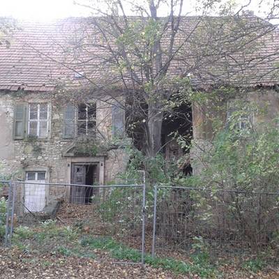 Abb. 5: Eingestürzter Fassadenteil auf der Nordseite im Jahr 2013. Foto: Mike Leske, 2013